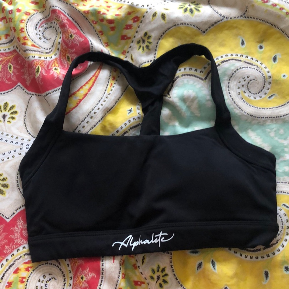 Alphalete black balance bra